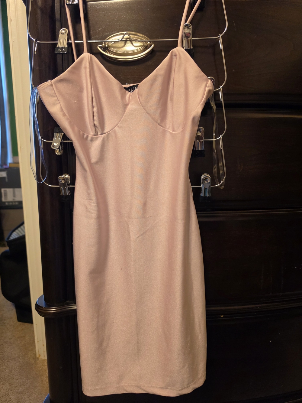 Sleeveless Pink Bodycon Dress with Sweetheart Neckline